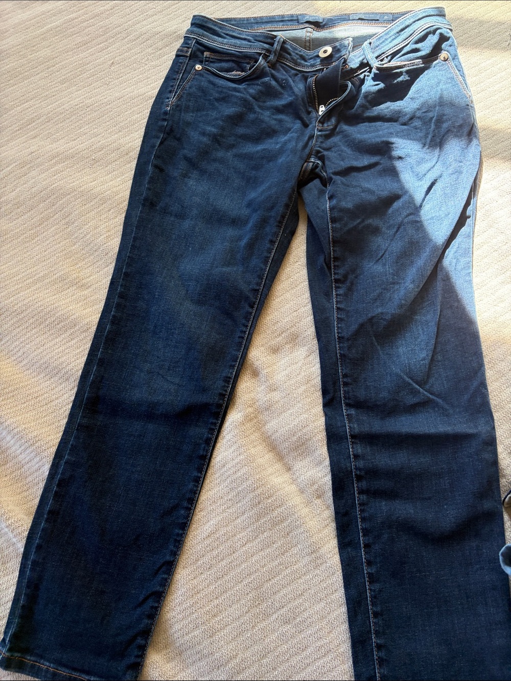 Women’s Dark Blue Straight-Leg Jeans petite